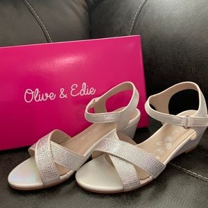 Girls dress shoes size 13